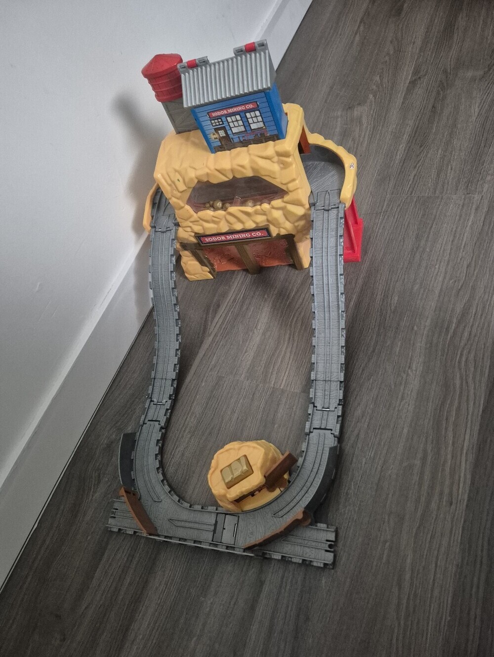Fisher-Price Thomas & Friends Take-n-Play Rumbling Gold Mine Run playset Folding